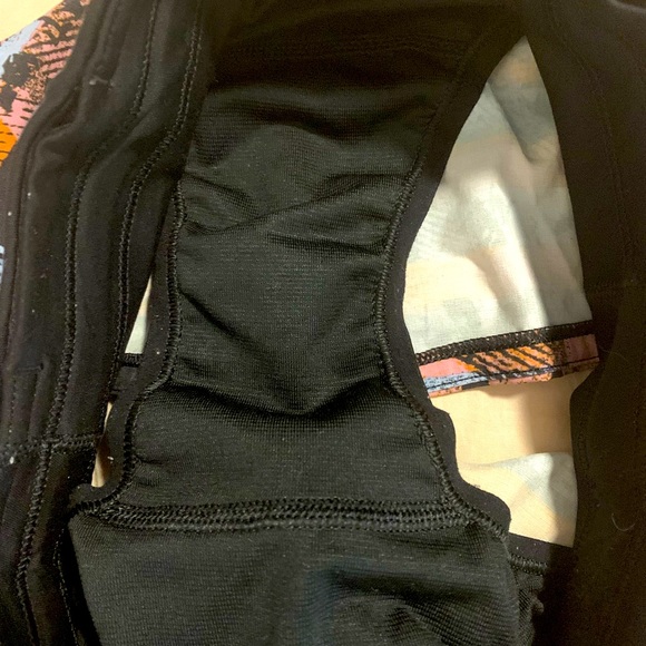 Lululemon speed shorts size 4 with 2.5” inseam - Picture 5 of 5